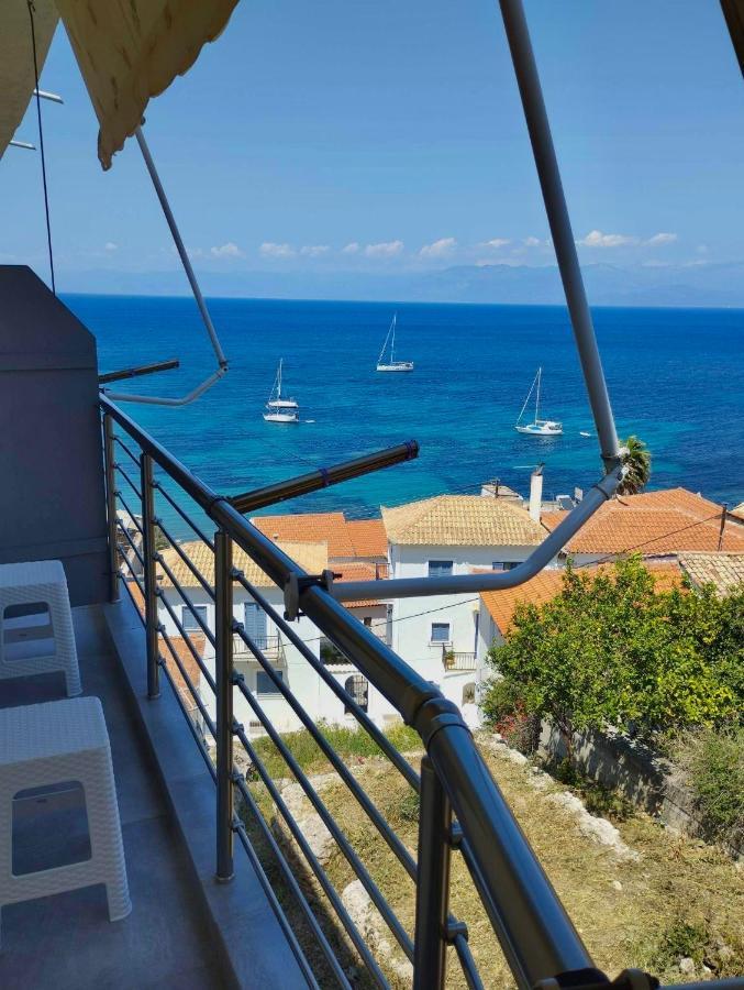 Blu Blu Apartment With Castle View Koróni 外观 照片